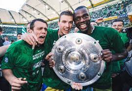 Kerr pulls out wide and. Vfl Wolfsburg En Us Vflwolfsburg En Twitter