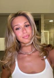 Emily Pritchard's Instagram, Twitter & Facebook