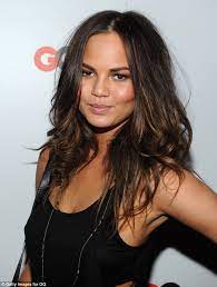 Chrissy teigen won't be on netflix's never have i ever amid backlash over cyberbullying tweets telling chrissy teigen has been the target of backlash since abusive tweets by the star, originally. Is That A Coded Message Chrissy Teigen Tweets About Young Cocky Brats After Attending Star Studded Gq Party Hair Highlights Brunnete Hair Color Skin Tone Hair Color