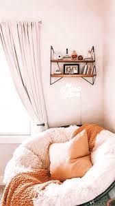 A contemporary approach to a cozy lounge chair for bedrooms in an oversized style. ðš™ðš'ðš—ðšðšŽðš›ðšŽðšœðš ðšœðšŠðšðš'ðšŽðš•ðšŠðš—ðšŽðŸ¾ðŸ¾ Cozy Chair Bedroom Bedroom Chair Ideas Small Spaces Room Ideas Bedroom