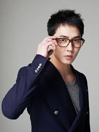 Shinhwa S Andy Becomes The Host Of Entertainment News Program K Star News Andy Shinhwa Kpop Guys Korean Pop Stars