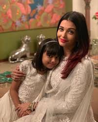 Foto Aishwarya Rai 20 Tahun Silam Beredar Warganet Salfok Sama Perut