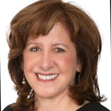 I'm happy to share that I have joined HomeSmart First Class Realty as a  seasoned full-time Realtor!