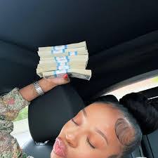 Diondra Davis's Instagram, Twitter & Facebook