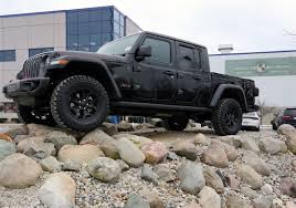Jun 08, 2016 · save $11,522 on a used jeep gladiator near you. Toledo Made Jeep Gladiator Wins Truck Of The Year Award The Blade