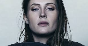 Juliet Fox's Instagram, Twitter & Facebook