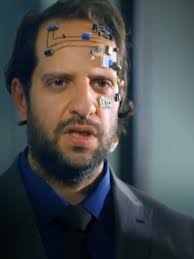 لما تطبل لمديرك عشان الترقية بسرعة