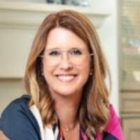 Lisa Passmore's Instagram, Twitter & Facebook