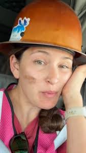 No tarps were harmed in the making of this video. What a relief. 😮‍💨  #truckersofinstagram #flatbedder #flatbedlife #owneroperator #ladytrucker  #kenworth #toomuchwork