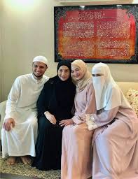 Nabil bersama dengan fattah amin dan nellofa , degar cerita neelofa ada terlepas cakap something , jom tengok. Gambar Neelofa Dan Fattah Amin