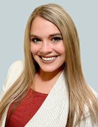 Stephanie Hedin's Instagram, Twitter & Facebook