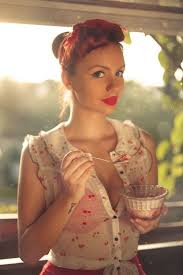 awesome outfit i ll have to put something like this together this summer rockabella pin up pin up rockabella und pinup