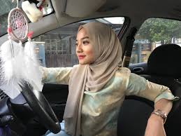 Hawa rizwana berkata, dakwaan pihak tertentu mengatakan dia dan sufian bercinta tidak benar sama sekali. Image May Contain 1 Person Sitting Beautiful Hijab Girl Hijab Fashion