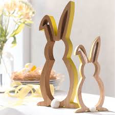 Das erzgebirge steht für liebevolle handarbeit und feingearbeitete holzkunst. Dekorationsfiguren Set Hasensilhouette Aus Holz Mit Gelbem Rand Und Hasen Puschel Ostern Basteln Holz Hasen Silhouette Osterdeko Basteln Holz