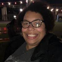 Diana Hinkle's Instagram, Twitter & Facebook