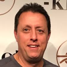 Fun night catching up with my brother from the same mother :) as we chat  life, technology, Dreamforce and he teaches me a few things re AI. If  you're @ Dreamforce, check