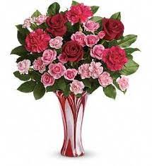 Whether you're looking for a. Teleflora S Swirls Of Love Bouquet In Prescott Az Allan S Flowers Prescott Valley Florist Flower Delivery Flower Arrangements Valentines Flowers