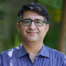 Can someone tell the difference between 'sustainability' and 'CSR'? Which  one of the two is broader?