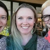 Sarah Stroh's Instagram, Twitter & Facebook