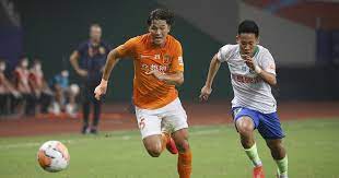 Una vez libre, el 3 de febrero de 2019 se hizo oficial su vuelta a china para jugar en el wuhan zall. Football Wuhan Zall Given Guard Of Honour As Chinese Super League Makes A Poignant Return