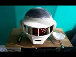 The silver helmet guy (thomas bangalter) from daft punk. Daft Punk Thomas Bangalter Casco Daft Punk Thomas Bangalter Punk