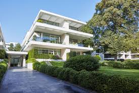 Moderne Architektur Direkt An Der Alster Hamburg Harvestehude Alsterblick Http Www Bkt Realestate Com Moderne Architektur Architektur Eigentumswohnung