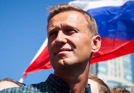 На фоне последних событий многие забыли о том, что еще недавно вся страна гудела об оппозиционере алексее навальном. E5 Iw264xmj3m