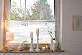 Schone Aussichten Fensterdekoration Ohne Gardinen Fensterdekoration Fenster Dekorieren Wohnen