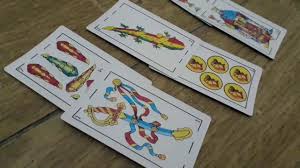 Encuentra juegos de cartas en la tienda online de abacus. 11 Juegos De Cartas Con La Baraja Espanola Para Divertirse En Familia