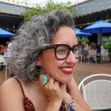 Lina Murillo's Instagram, Twitter & Facebook