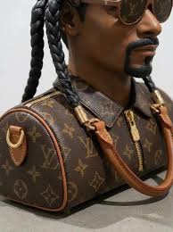 Snoop Dogg x Louis Vuitton collab hehee 😄 A yes or a No 😁.would you Rock  it?