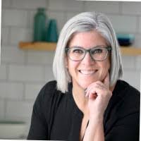 Meghan Morin's Instagram, Twitter & Facebook