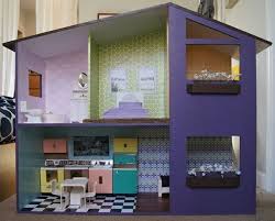 Puppenhaus Selber Bauen Und Spielecke Im Kinderzimmer Organisieren Mit Bildern Puppenhaus Plane Puppenhaus Haus Selber Bauen