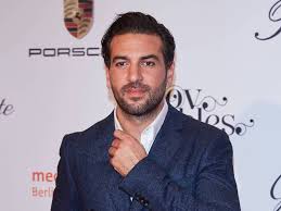 Was es mit der neuen frise auf sich hat, verrät er erstmal nicht. Elyas M Barek Fans Spotten Uber Seine Neue Frisur Trend Magazin Elyas M Barek M Barek Deutsche Schauspieler