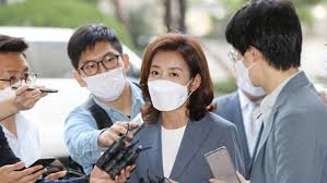 나경원 원내대표시절 선거법 패스트트랙과 법안상정과 공수처법 투쟁을 함께 했던 원내부대표단과 부산 동래구에서 경선탈락한 서지영 예비후보도 나경원 원내대표의 보좌역으로 일해서 나경원계로. ì¤'í•™ìƒì— ì£½ì–´ë³¼ëž˜ ë‚˜ê²½ì› ì „ ë¹„ì„œ ë²Œê¸ˆí˜• í™•ì •