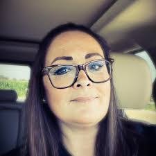 Vickie Markel's Instagram, Twitter & Facebook