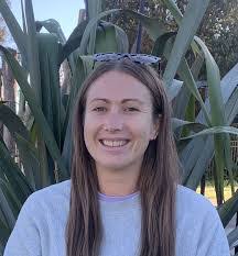 Lindsey Burrows's Instagram, Twitter & Facebook