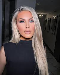 It's a mood 🌹 . . . #chicstyle #atlantatravels #aforcenotaface  #missdadecountytravels #missdadecounty2020 #danielleball #atlanta