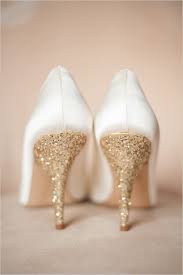 Chaussure A Talon Mariee Blanche Et Dore Satin Talon Or Paillettes Gold Wedding Shoes Kate Spade Wedding Shoes Diy Wedding Shoes