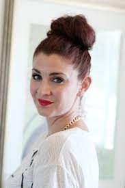 17 Easy Hairstyles For A Rainy Day Rainy Day Hairstyles Top Knot Hairstyles Hair Styles