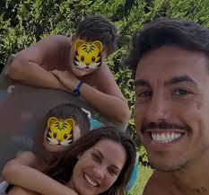 Jessica Bueno y Luitingo: diversión con niños en parque acuático