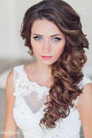 If you have curly hair or you're thinking of trying a curly hair style, then check. 34 Elegant Side Swept Hairstyles You Should Try Weddingomania