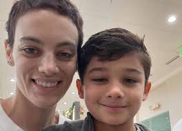 Cat Janice, la influencer que antes de morir hizo canción viral para  dejarle las ganancias a su hijo