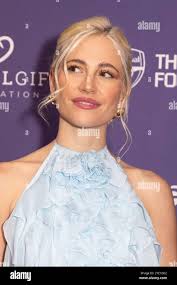 Halter dress hi-res stock photography and images