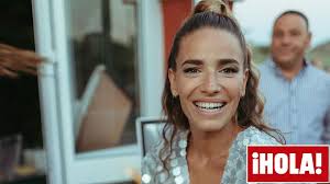 Flora González y su metalizado look para su fiesta preboda