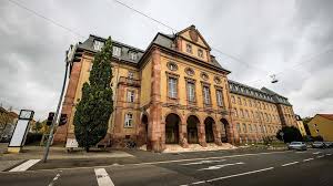 Ab montag gilt im schweizer öv die maskenpflicht. Maskenpflicht Bleibt Beschluss Des Amtsgerichts Weimar Hat Keine Auswirkungen Fur Corona Regeln An Thuringer Schulen Mdr De