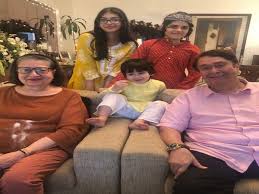 If i fall, i get up and march again. Kareena Kapoor Khan Treats Fans To Adorable Pictures Of Taimur