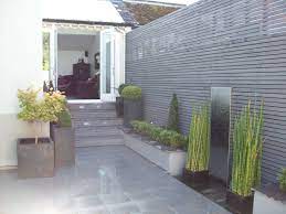 A new modern garden fence gives any type of property a makeover. 10 Stunning Ideas For Your Garden Fence Homify