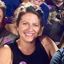 Jennifer Searles's Instagram, Twitter & Facebook