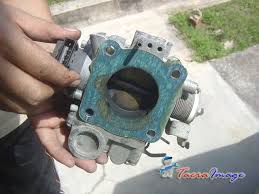 Diamkan beberapa menit lalu bilas. Throttle Body Cleaning